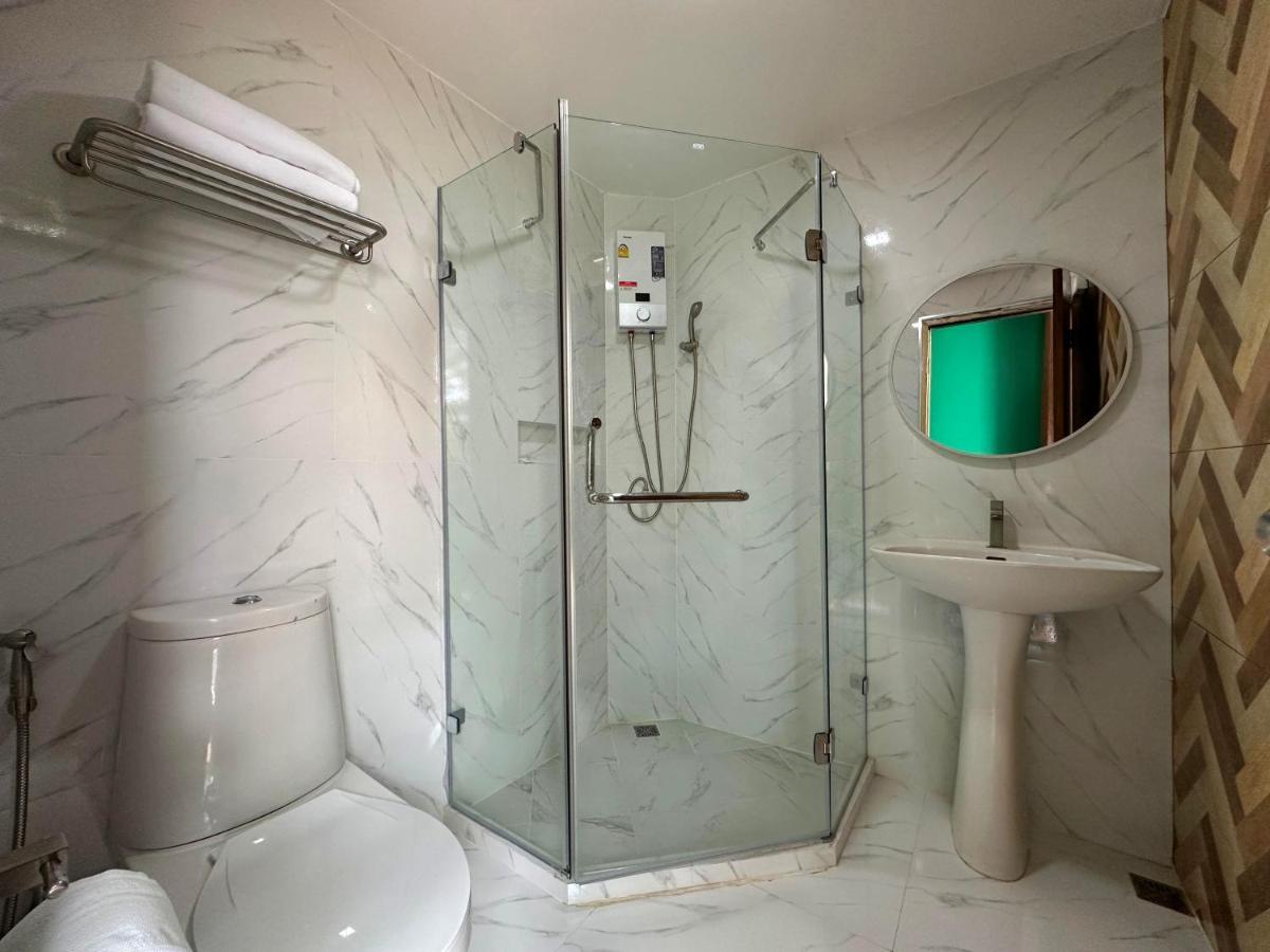 Plernpetch Hotel Surat Thani Dış mekan fotoğraf