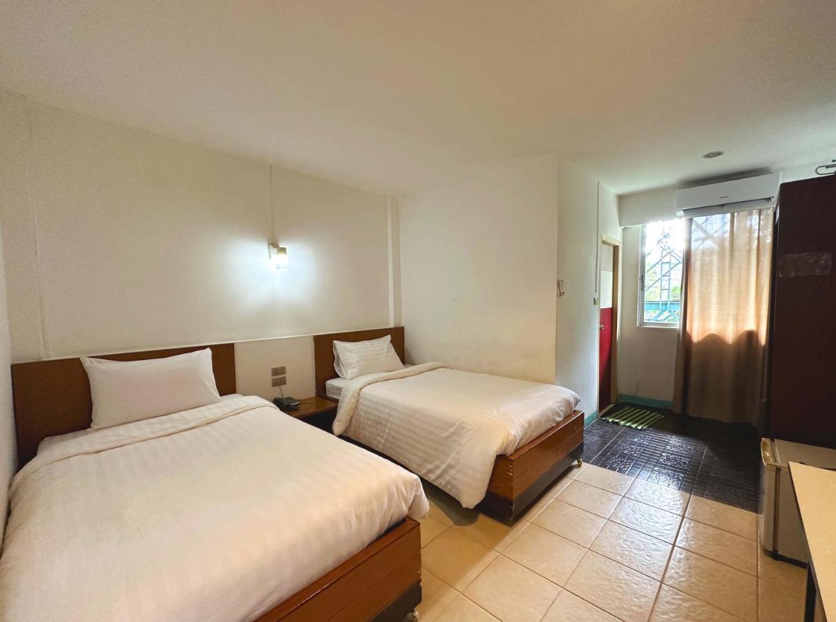 Plernpetch Hotel Surat Thani Dış mekan fotoğraf