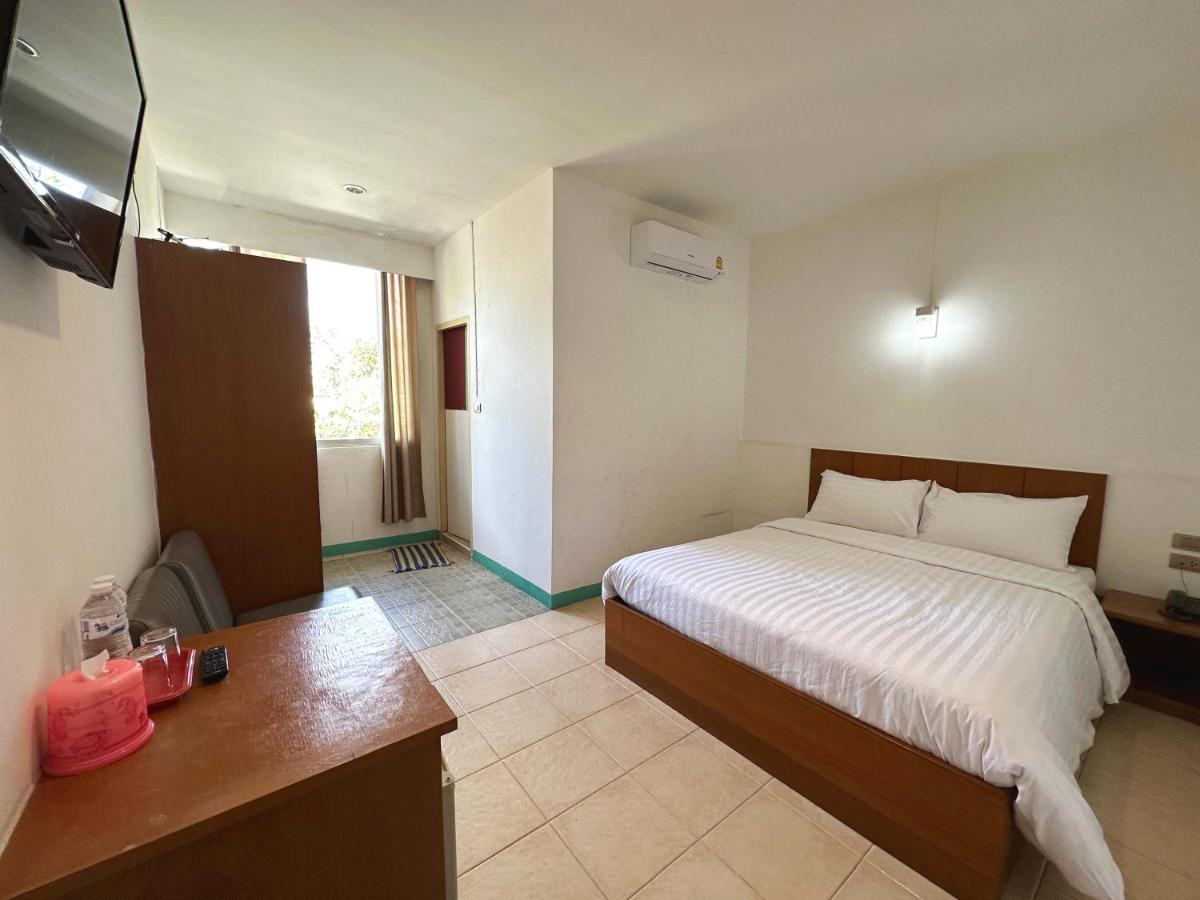 Plernpetch Hotel Surat Thani Dış mekan fotoğraf