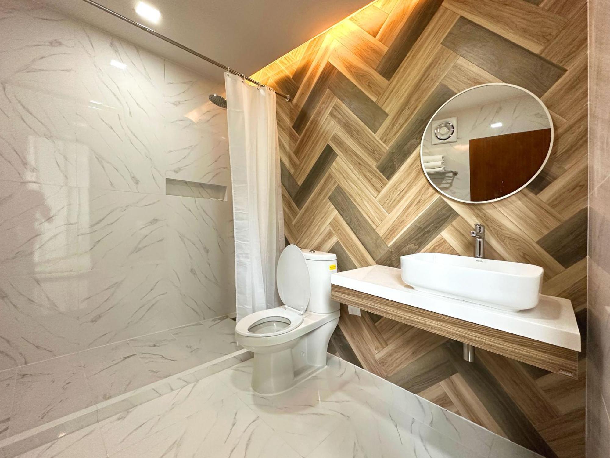 Plernpetch Hotel Surat Thani Dış mekan fotoğraf