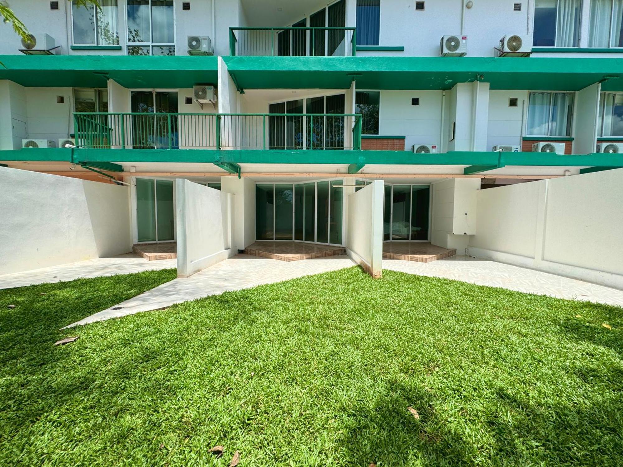 Plernpetch Hotel Surat Thani Dış mekan fotoğraf