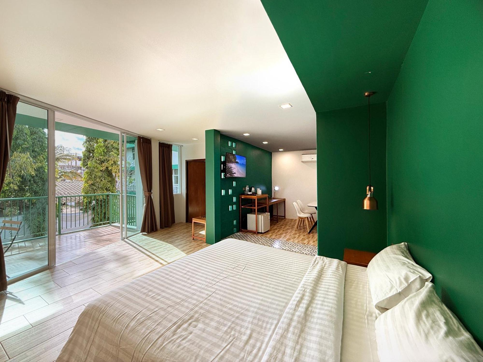 Plernpetch Hotel Surat Thani Dış mekan fotoğraf